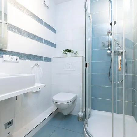 Koralle * Φέμαρν